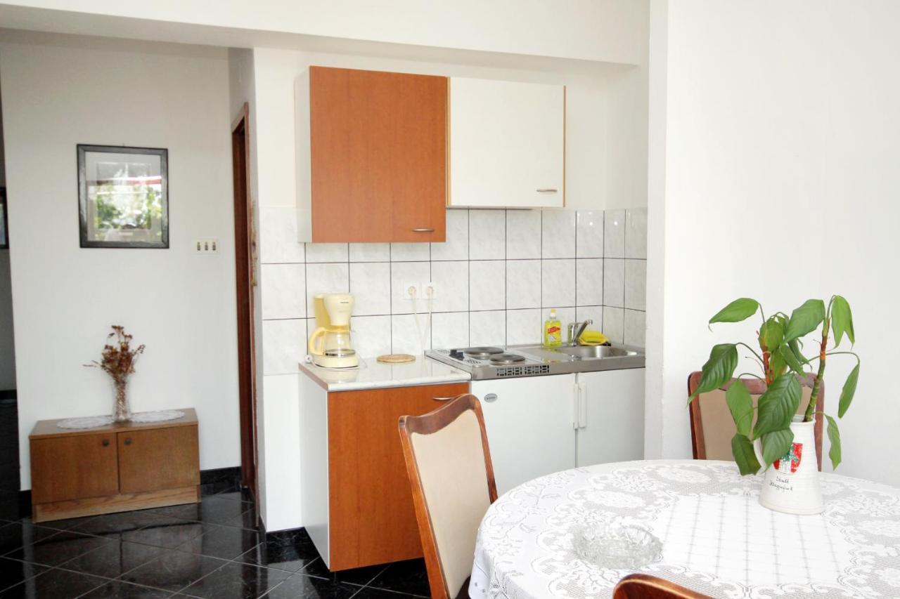 Apartments With A Parking Space Novi Vinodolski - 5600 Ngoại thất bức ảnh